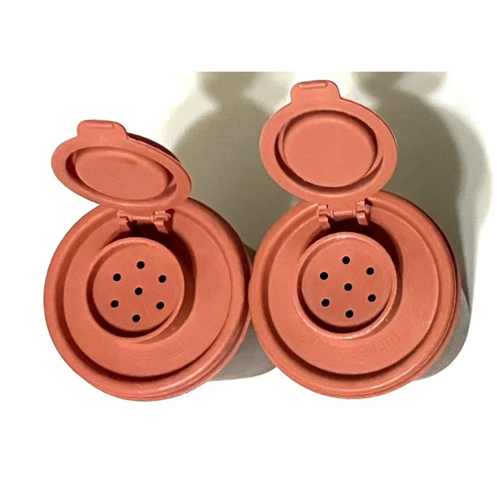 Tupperware vintage salt